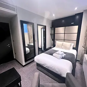 Hotel Great St Helen