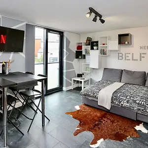 Neat - Secure Parking - Wifi - Sleeps 4 - No Parties Apartment